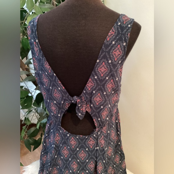 Torrid red medallion sleeveless challis skater dress Woman’s size 1 - Picture 4 of 16